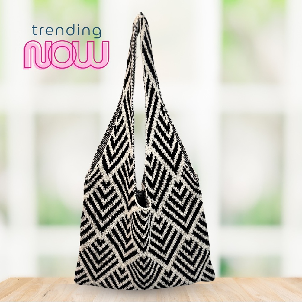 NEW Geometric Black and Beige Lightweight Tote